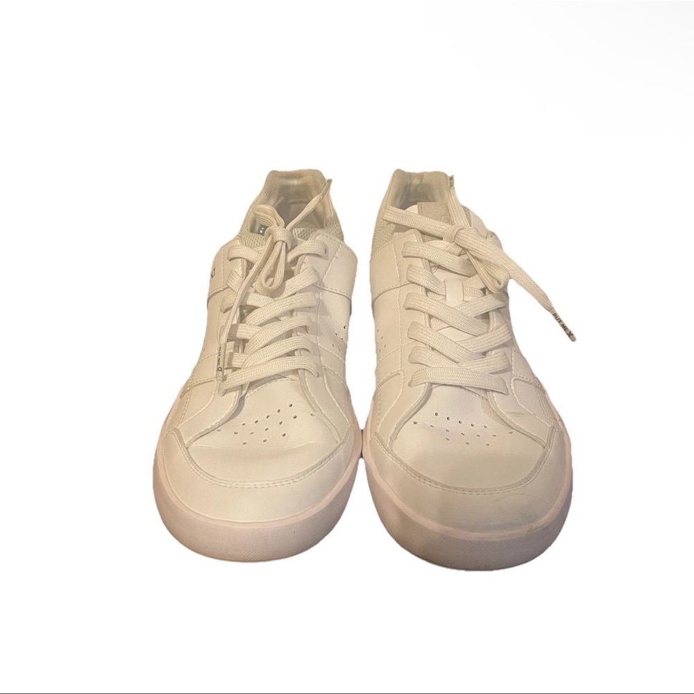 SOLD!!!!!On Cloud The Roger Advantage Size 10 Women Tennis Sneakers White